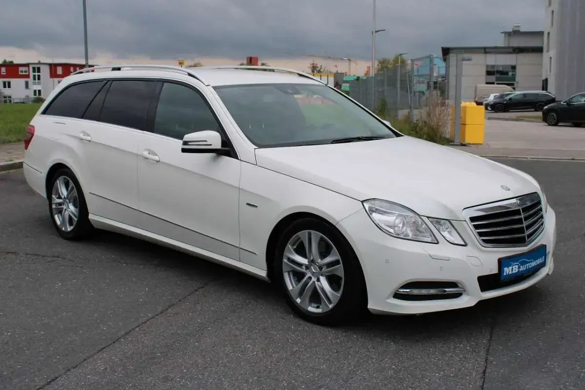 Usata Mercedes E250 Avantgarde 204 CV (150 kW) 2011 Bianco Station wagon
