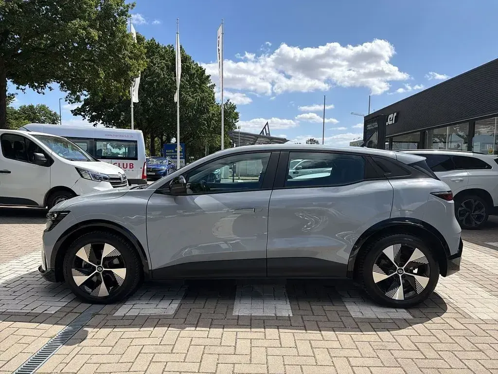 Gebraucht Renault Megane E-Tech Equilibre 96 kW (131 PS) 2023 Grau Limousine