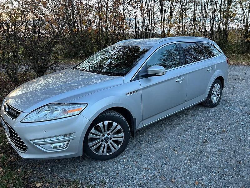 Silber Gebraucht 2013 Ford Mondeo Titanium Limousine | 3.800 € (Superpreis) - Bild 1/4