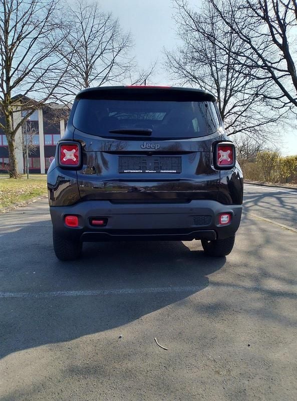 Schwarz Gebraucht 2015 Jeep Renegade Trailhawk SUV | 13.250 € (Guter Preis) - Bild 1/4