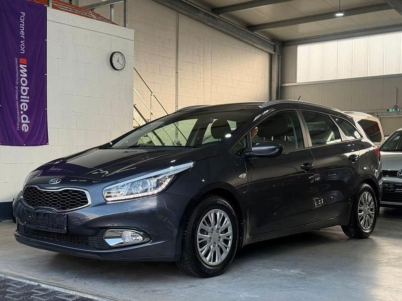 Gebraucht Kia Ceed 135 PS (99 kW) 2013 Grau Kleinwagen