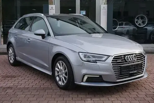 Gebraucht Audi A3 Sportback e-tron Design 150 PS (110 kW) 2017 Silber Kleinwagen