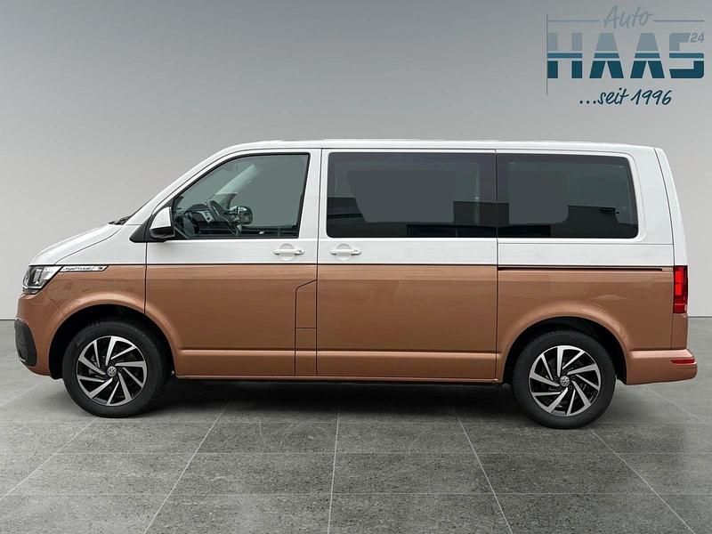 Gebraucht VW Multivan Comfortline 150 PS (110 kW) 2022 Candyweiß/copper bronze Van