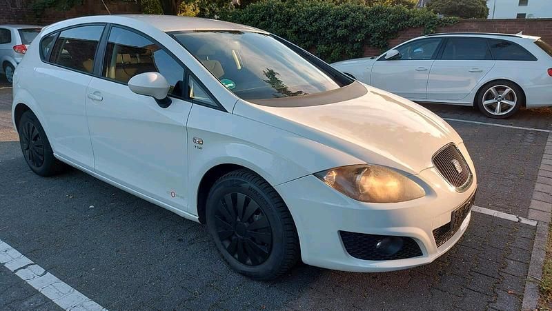 Weiß Gebraucht 2012 Seat Leon Copa Kleinwagen | 4.250 € (Guter Preis) - Bild 1/4