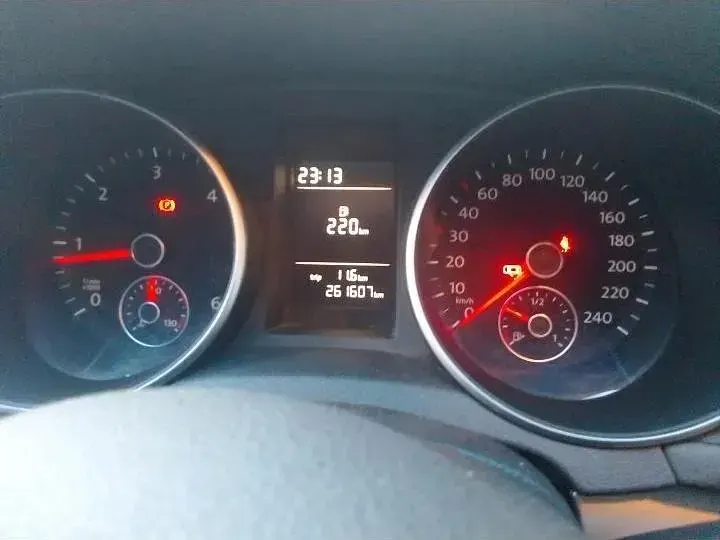 Gebraucht VW Golf VI 105 PS (77 kW) 2012 Silber Kleinwagen