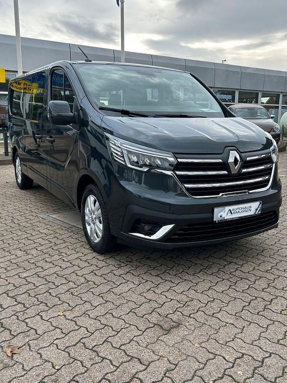 Gebraucht Renault Trafic Life 170 PS (125 kW) 2024 Grau Van / Kleinbus