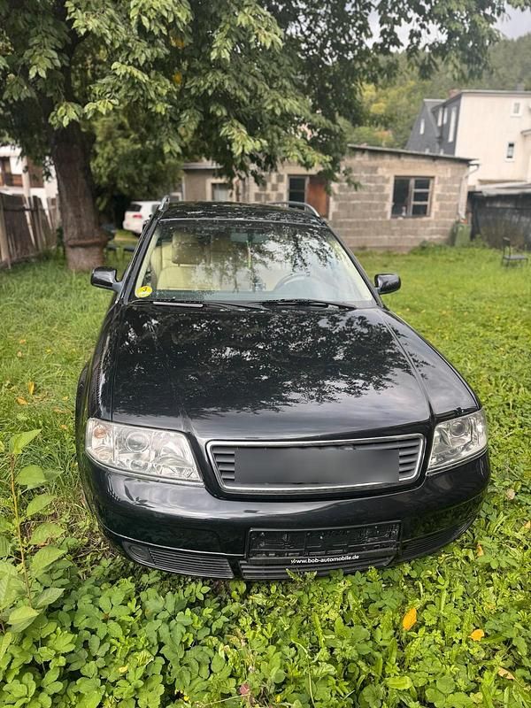 Schwarz Gebraucht 2000 Audi A6 Kombi | 3.300 € (Teuer) - Bild 1/4