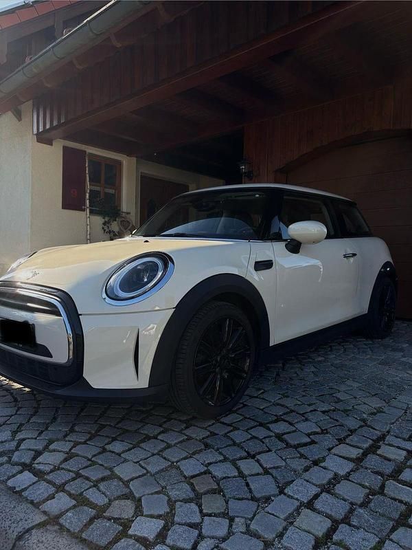 Second-hand Mini ONE 102 CP (75 kW) 2022 Negru Hatchback