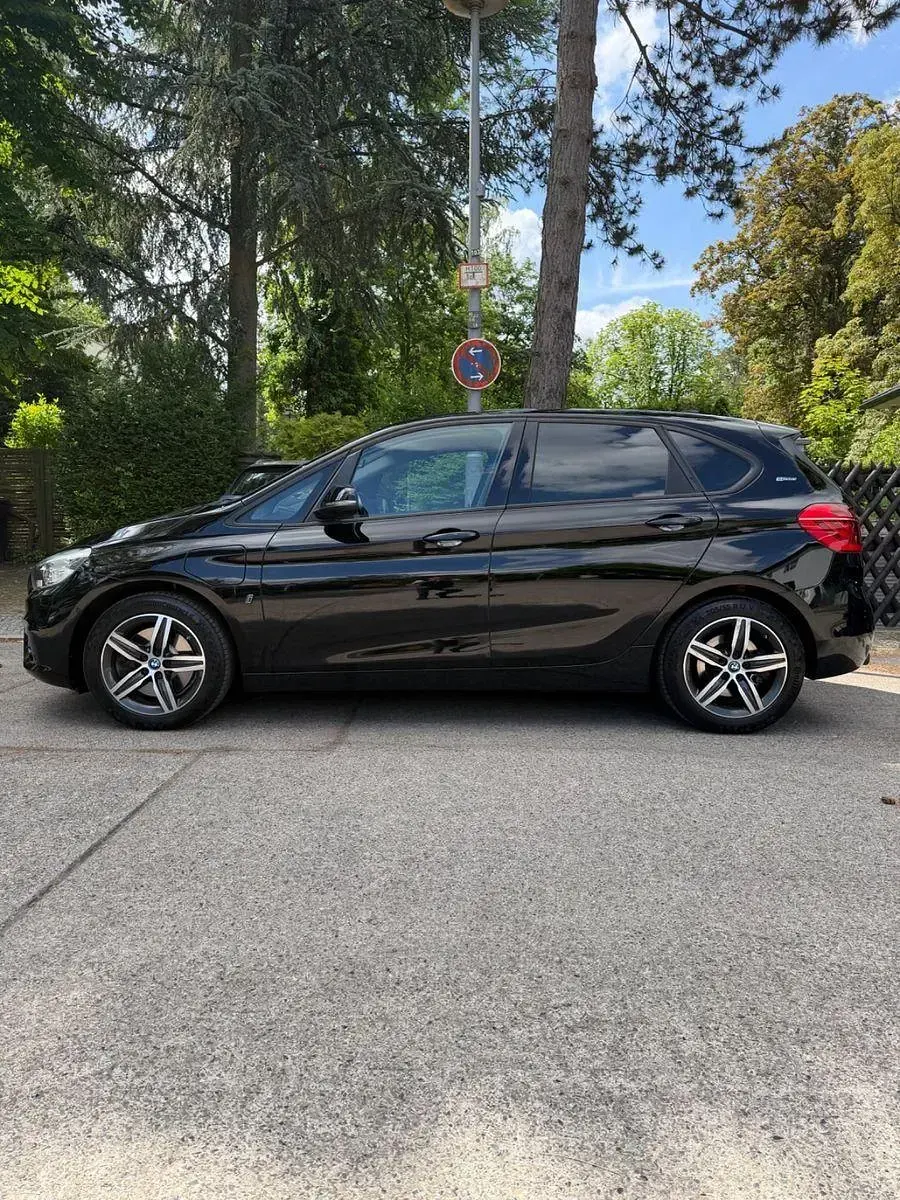 Gebraucht BMW 225 Active Tourer iPerformance 224 PS (164 kW) 2017 Schwarz Van / Kleinbus