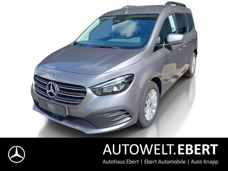 Gebraucht Mercedes 180 116 PS (85 kW) 2024 Chromitgrau Limousine