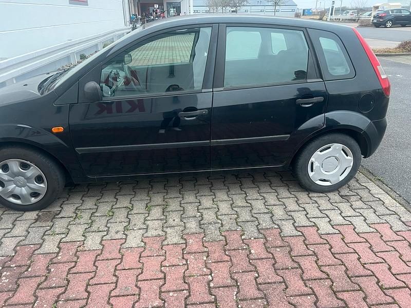 Schwarz Gebraucht 2003 Ford Fiesta Limousine | 800 € (Guter Preis) - Bild 1/4