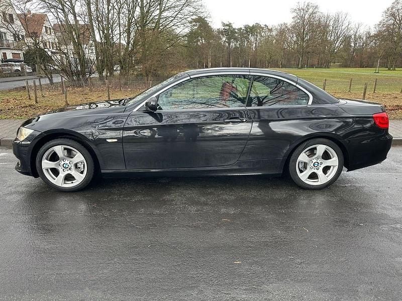 Gebraucht BMW 320 Cabriolet 184 PS (135 kW) 2012 Schwarz Cabrio