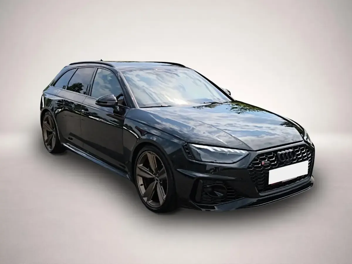 Gebraucht Audi RS4 Comfort 450 PS (330 kW) 2023 Manufacturer Kombi
