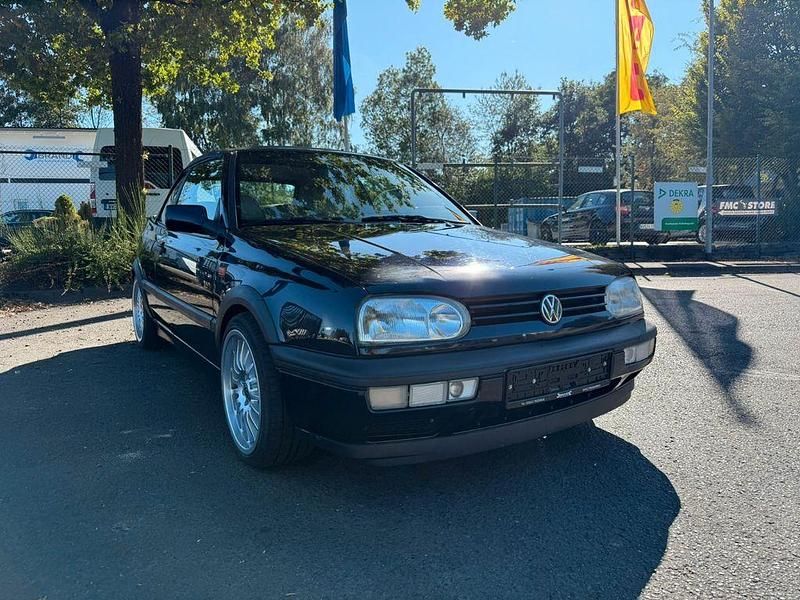 Schwarz Gebraucht 1995 VW Golf Cabriolet Cabrio | 4.990 € - Bild 1/4