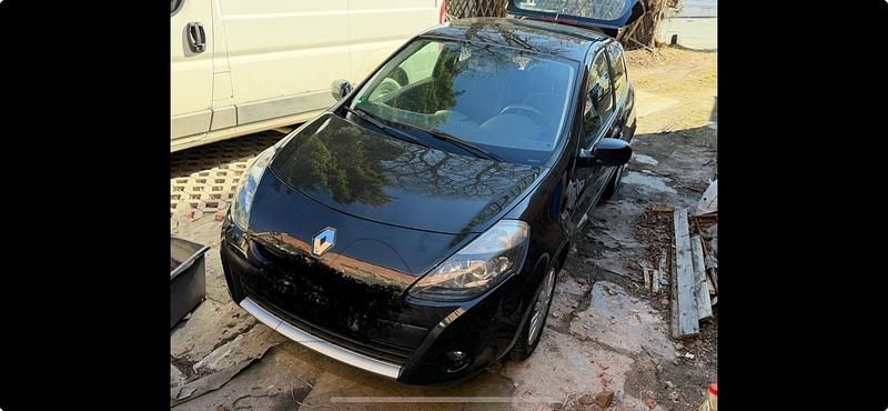 Gebraucht Renault Clio II 74 PS (54 kW) 2009 Schwarz Kleinwagen