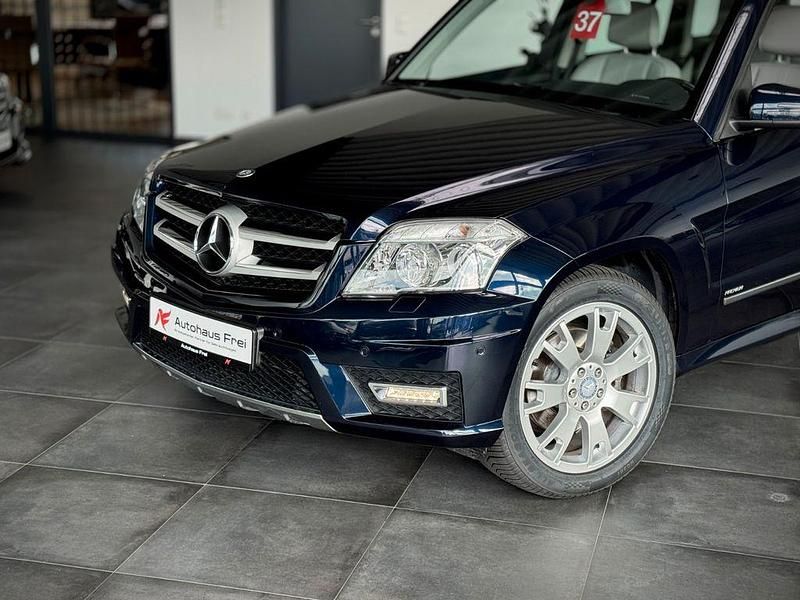 Blau Gebraucht 2011 Mercedes GLK350 AMG SUV | 24.880 € (Etwas zu teuer) - Bild 1/4