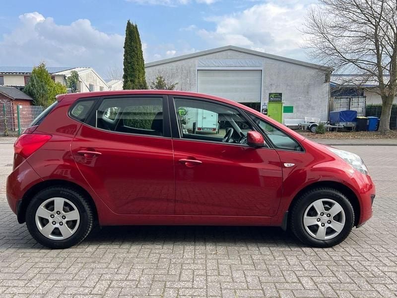 Gebraucht Kia Venga Vision 90 PS (66 kW) 2012 Rot Kleinwagen