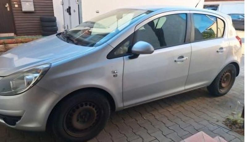 Gebraucht Opel Corsa Selection 87 PS (63 kW) 2011 Silber Kleinwagen