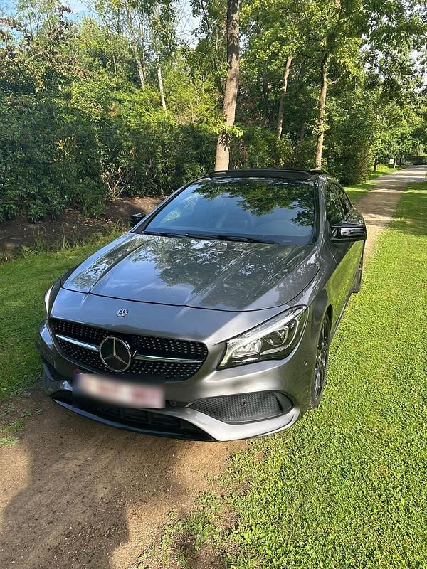 Silber Gebraucht 2018 Mercedes CLA200 AMG Limousine | 18.500 € (Fairer Preis) - Bild 1/4