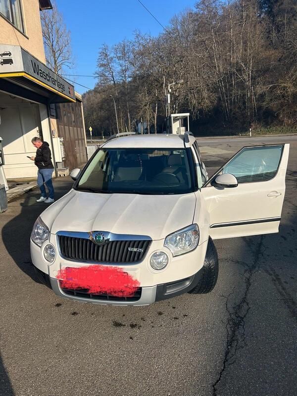 Weiß Gebraucht 2013 Skoda Yeti SUV | 6.600 € (Superpreis) - Bild 1/4