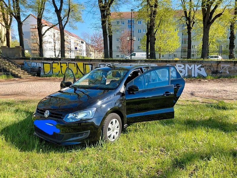 Gebraucht VW Polo 60 PS (44 kW) 2012 Schwarz Kleinwagen