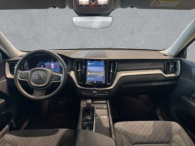 Gebraucht Volvo XC60 Core 398 PS (292 kW) 2022 Silver dawn / metallic SUV