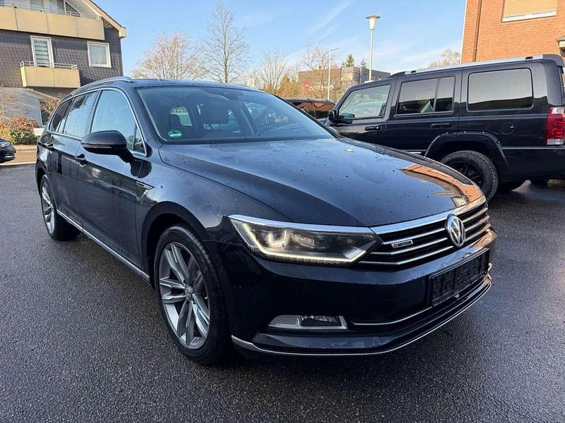 Gebraucht VW Passat Alltrack Highline 239 PS (175 kW) 2016 Deep black perleffekt Kombi