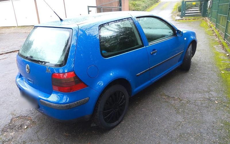 Gebraucht VW Golf IV 75 PS (55 kW) 2002 Blau Kleinwagen
