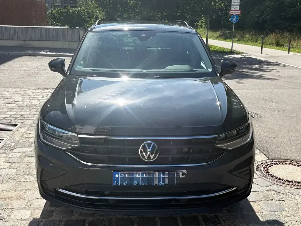 Gebraucht VW Tiguan Life 245 PS (180 kW) 2022 Grau SUV
