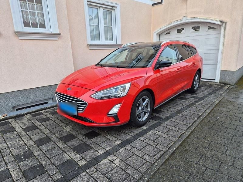 Gebraucht Ford Focus Cool & Connect 150 PS (110 kW) 2018 Rot Kombi