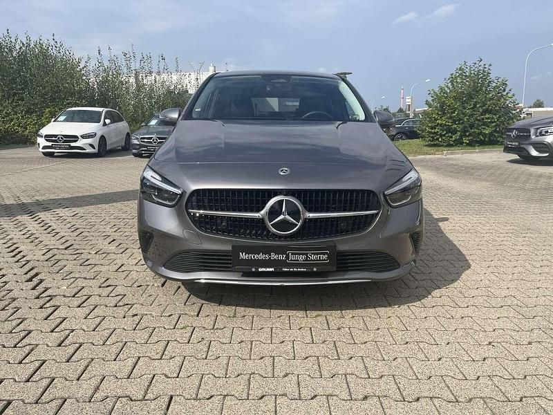 Gebraucht Mercedes B250e Advanced 218 PS (160 kW) 2024 Lack mountaingrau Van / Kleinbus