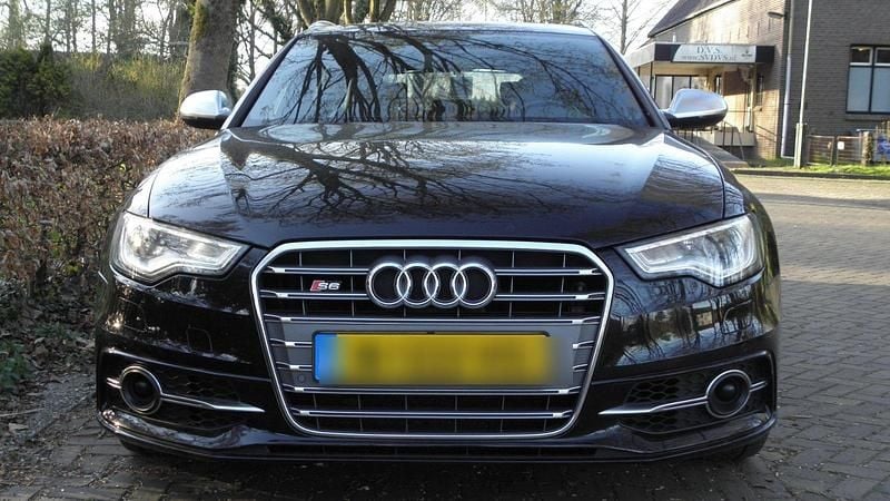 Schwarz Gebraucht 2012 Audi S6 Kombi | 23.950 € (Teuer) - Bild 1/4