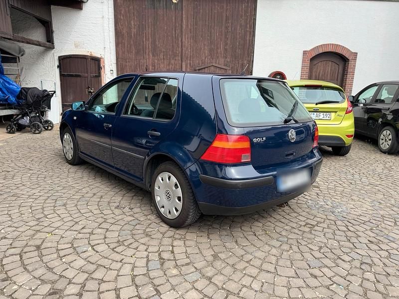 Gebraucht VW Golf IV 110 PS (80 kW) 2000 Blau Limousine