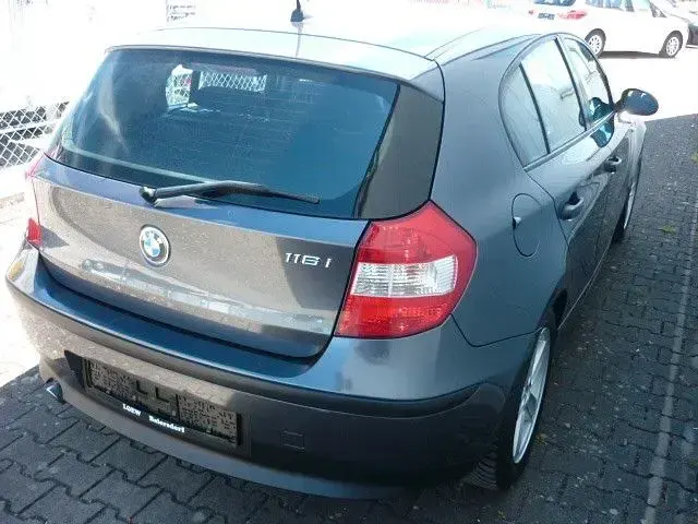 Gebraucht BMW 116 Sport Line 116 PS (85 kW) 2006 Sparklinggraphitemetall Kleinwagen