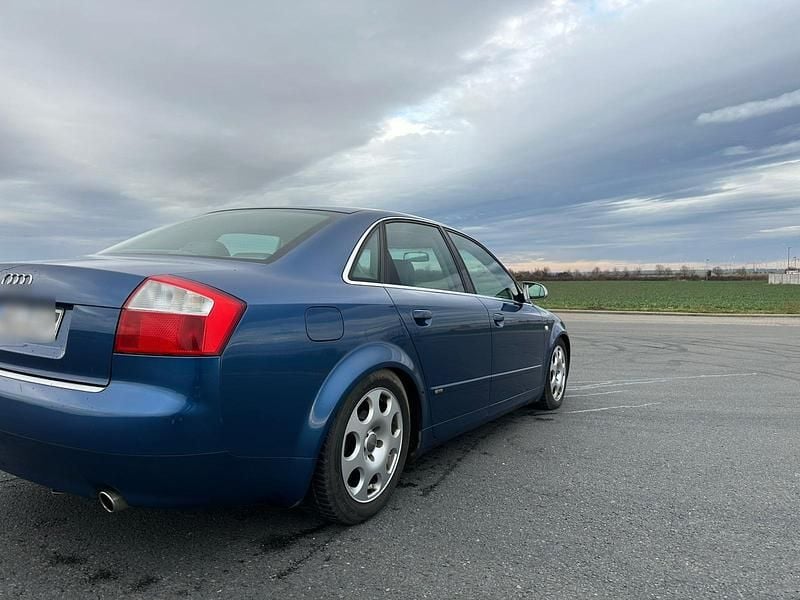 Gebraucht Audi A4 Ambiente 163 PS (119 kW) 2003 Blau Limousine