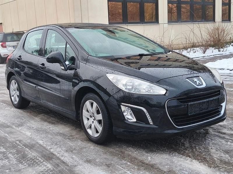 Schwarz Gebraucht 2012 Peugeot 308 Active Limousine | 3.499 € (Guter Preis) - Bild 1/4