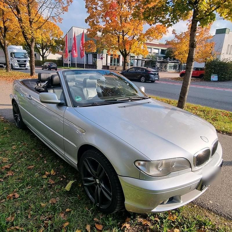 Silber Gebraucht 2005 BMW 318 Cabriolet Sport Line Cabrio | 3.950 € (Superpreis) - Bild 1/4