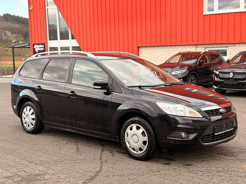 Gebraucht Ford Focus Style 116 PS (85 kW) 2010 Rot Kombi