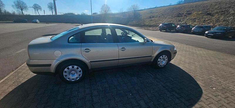 Gebraucht VW Passat 102 PS (75 kW) 2001 Andere farben Limousine