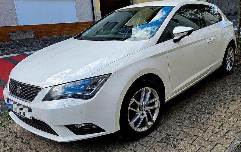 Weiß Gebraucht 2014 Seat Leon SC Sport Kleinwagen | 8.490 € (Superpreis) - Bild 1/4