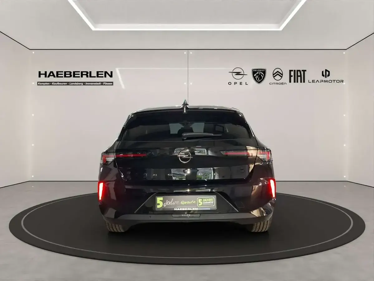 Gebraucht Opel Astra Edition 110 PS (80 kW) 2024 Karbon schwarz (metallic) Kleinwagen