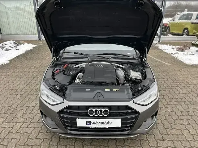 Gebraucht Audi A4 Advanced 204 PS (150 kW) 2022 Grau Limousine