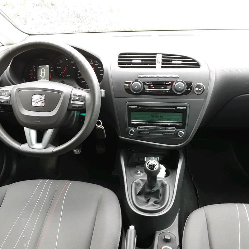Second-hand Seat Leon 110 CP (80 kW) 2012 Alb Berlinǎ