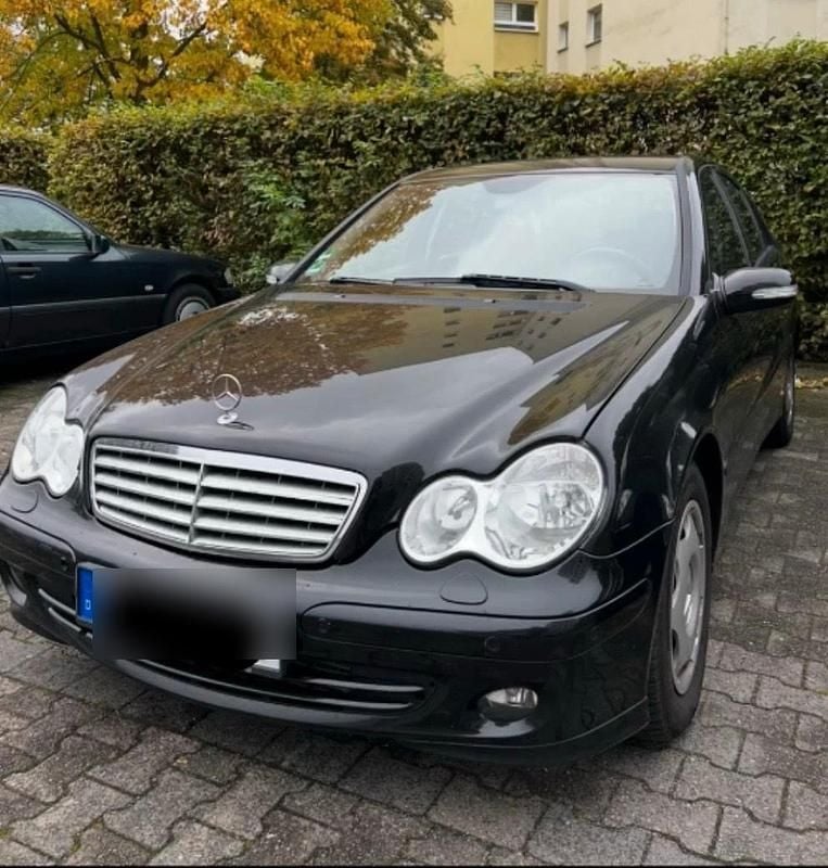 Schwarz Gebraucht 2007 Mercedes C200 Classic Limousine | 5.400 € (Fairer Preis) - Bild 1/4