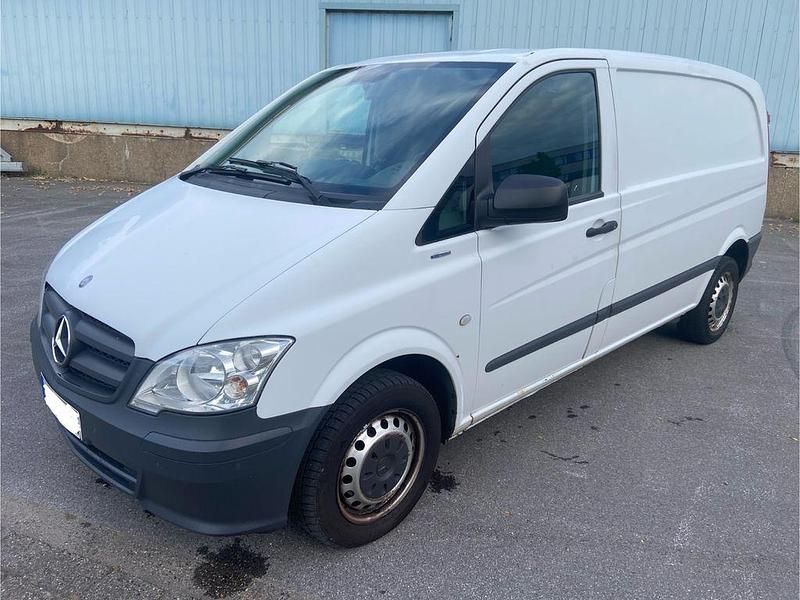 Weiß Gebraucht 2013 Mercedes Vito Van / Kleinbus | 6.000 € (Guter Preis) - Bild 1/4
