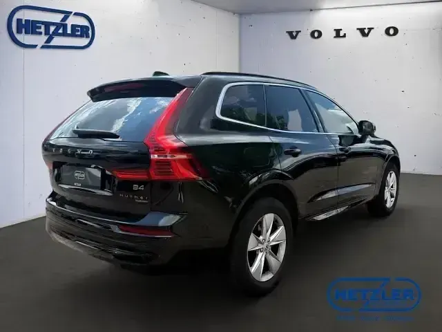 Gebraucht Volvo XC60 Momentum 197 PS (144 kW) 2022 Black stone SUV