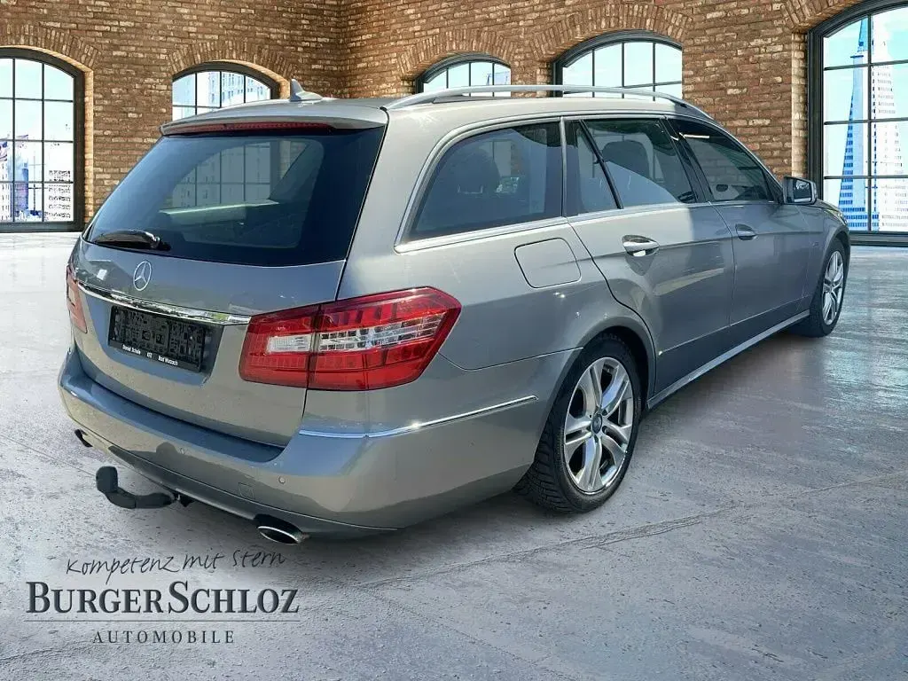 Gebraucht Mercedes E350 265 PS (194 kW) 2011 Palladiumsilber metallic Kombi