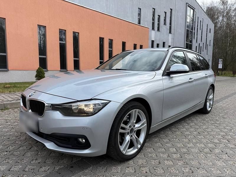 Gebraucht BMW 318 150 PS (110 kW) 2017 Silber Kombi