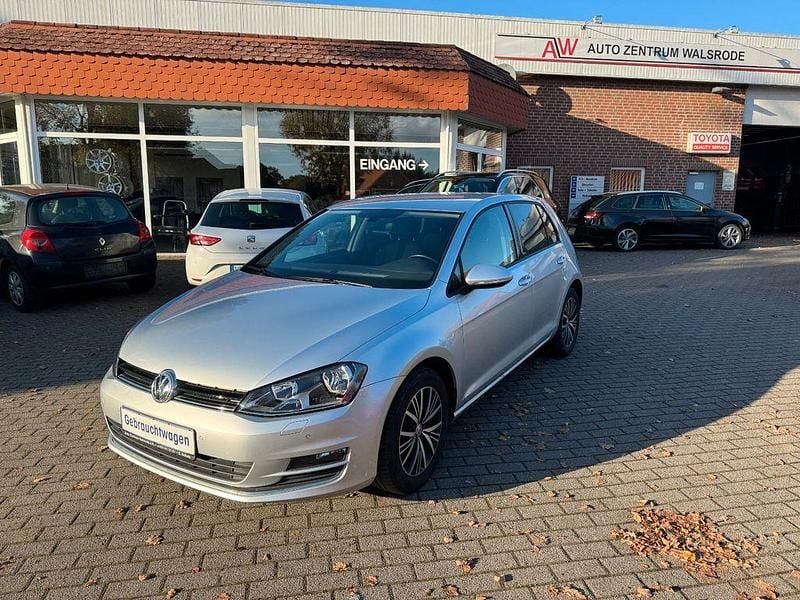 Silber Gebraucht 2016 VW Golf VII Allstar Limousine | 13.999 € (Guter Preis) - Bild 1/4