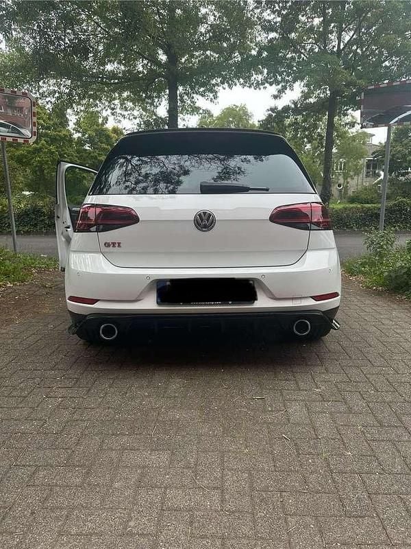 Weiß Gebraucht 2019 VW Golf VII GTI Limousine | 26.900 € (Fairer Preis) - Bild 1/4